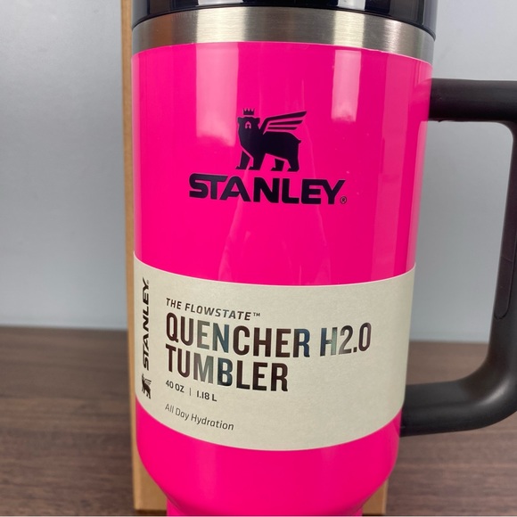 Stanley 40 Oz Quencher  FlowState Tumbler Neon Pink/ Electric Pink Brand New - Picture 2 of 5